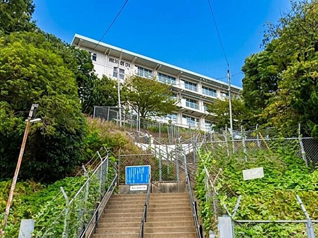北九州市立南小倉小学校(約450m)