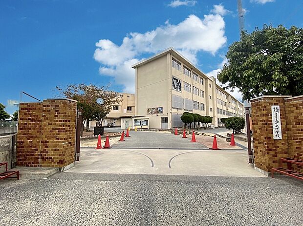 福岡市立多々良中央中学校(約1,900m)