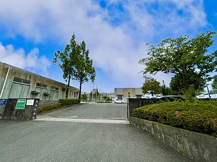 小郡市立三国中学校 1700m