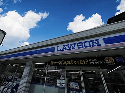 ローソン筑紫野二日市北店 56m