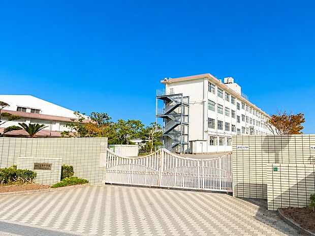 福岡市立元岡中学校（約1,400m）