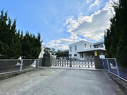 太宰府市立水城西小学校 1335m