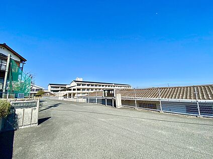 基山町立基山中学 校 1185ｍ