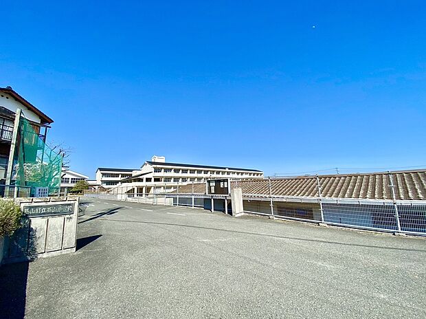 基山町立基山中学 校(約1,185m)