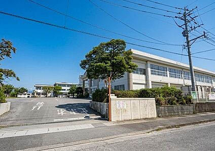 朝倉市立立石小学校 818m