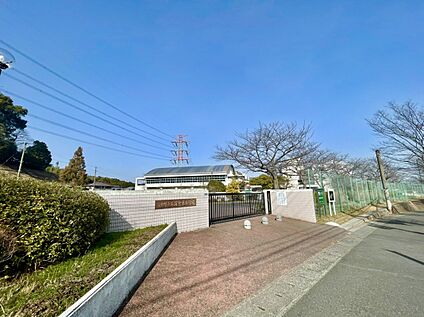 筑紫野市立筑紫東小学校 928m