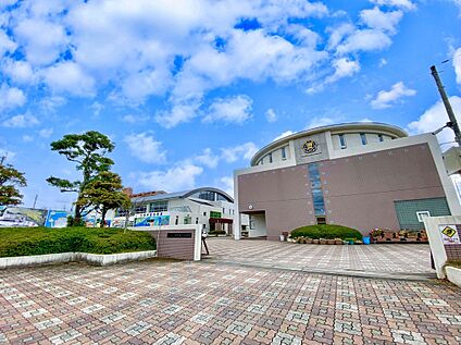 須恵町立須恵第三小学校 650m