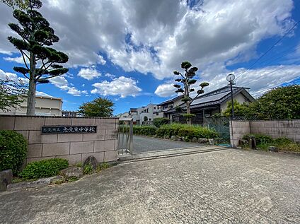 志免町立志免東中学校 1000m