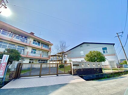 筑前町立三輪小学校 1557m