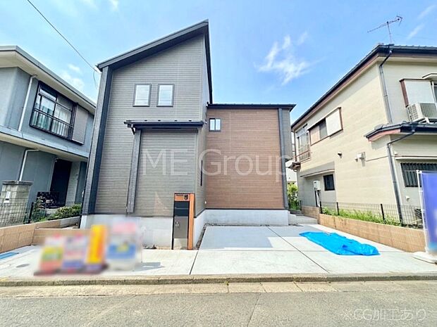 シンプルで落ち着きのある建物は住むかたの個性でオリジナルなものになっていきます。 