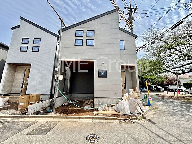 洗練された外観、上質な住空間が広がる室内は永く安心して過ごせる住居です。 　