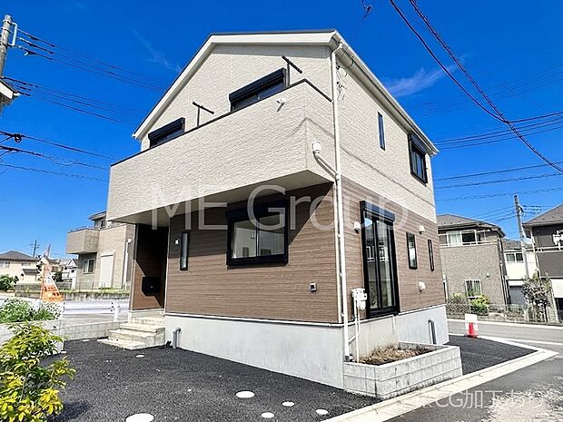 たっぷりの陽光と心地よい風が舞い込む住まい