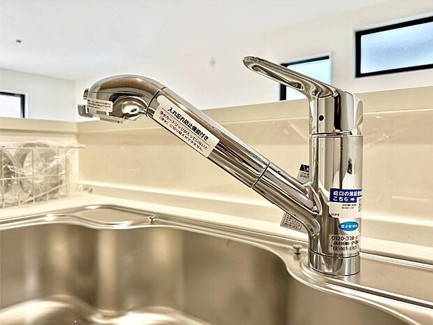 【その他設備(浄水器)】いつでも清潔なおいしいお水を。一つの水栓で水道水と浄水を使い分け。