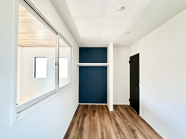 【子供部屋】お子様も出し入れしやすいオープンクローゼット完備!