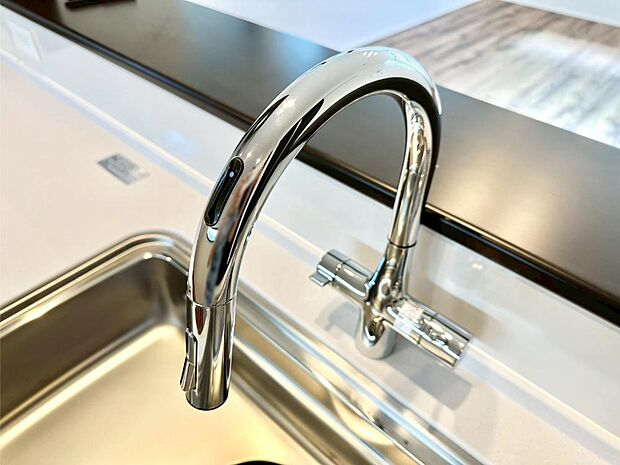 【タッチレス水栓】蛇口に触れず、手をかざすだけで、出水・止水できるタッチレス水栓