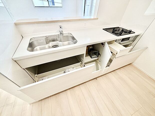 【その他設備(スライド収納)】使いやすさを優先したスライド式収納タイプ!