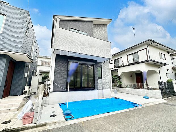 【現地外観写真】暮らしやすさと居心地の良さにこだわったシンプルで飽きのこないデザイン！