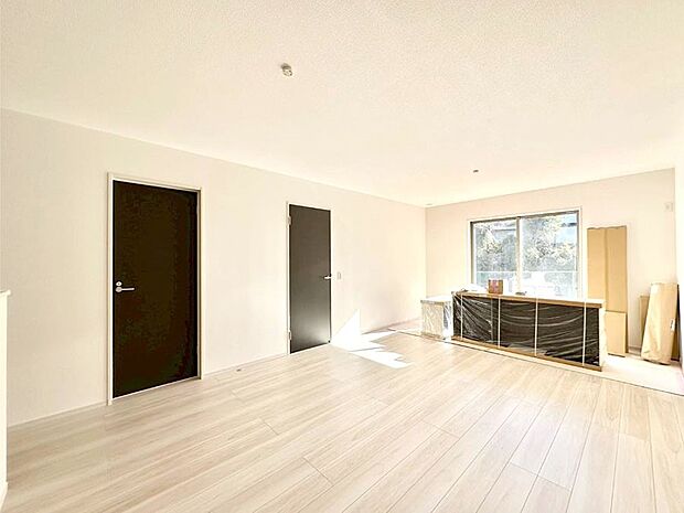 【リビングダイニング】落ち着いた雰囲気のＬＤＫは家族みんなの快適空間  