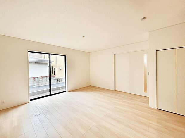 【ダイニング】家族の笑顔が自然と生まれてくる、そんな雰囲気のダイニングに仕上がっています