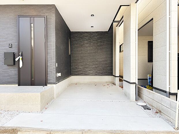 【駐車場】ビルトインタイプは大切なお車を傷や汚れから守ることができます。