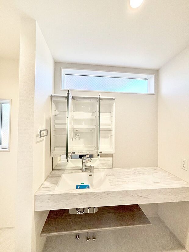 【洗面台・洗面所】収納力と機能性に優れた洗面化粧台