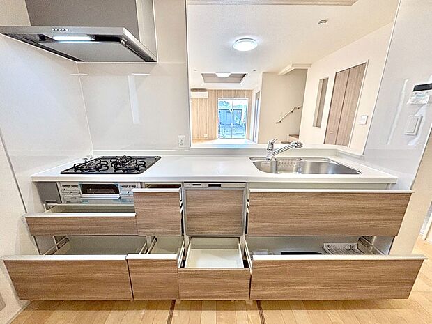 【その他設備(スライド収納)】使いやすさを優先したスライド式収納タイプ！