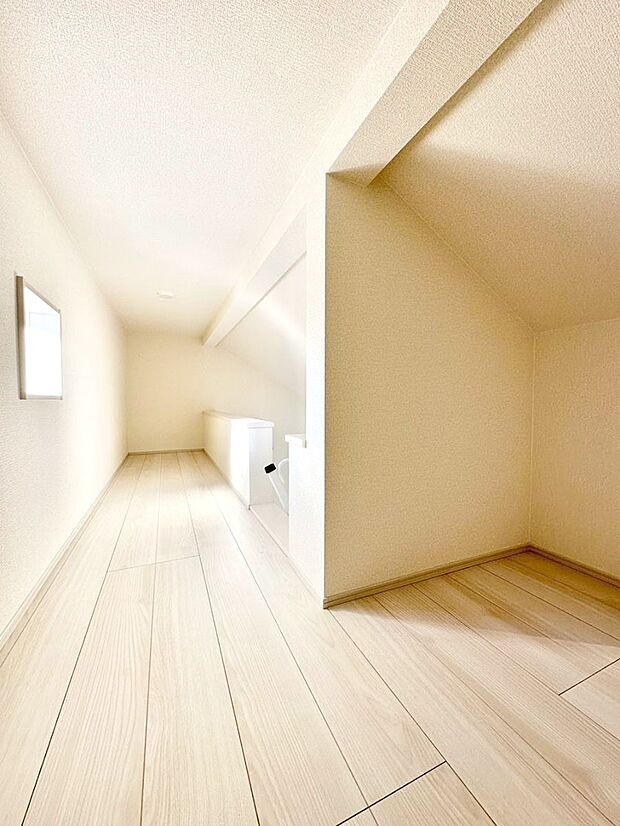 【その他設備(ロフト)】収納ほかにもアイデア次第で快適空間に大変身！  