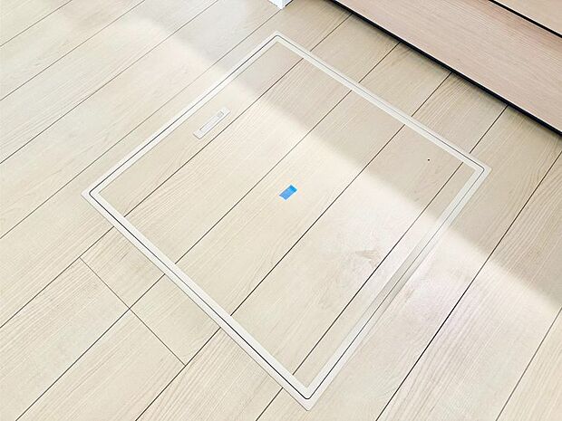 【その他設備(床下収納)】床下収納付き！日用品・非常用品の収納にも大活躍。