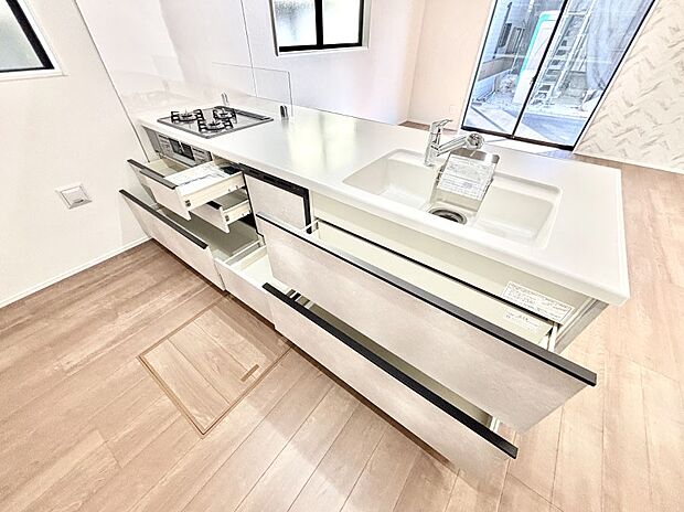 【その他設備(スライド収納)】使いやすさを優先したスライド式収納タイプ！