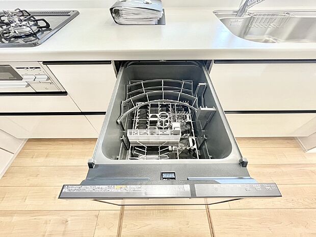 【その他設備(食洗機)】面倒なお片づけは食洗機にお任せ！家事の負担が減って、時間にも気持ちにもゆとりができます。