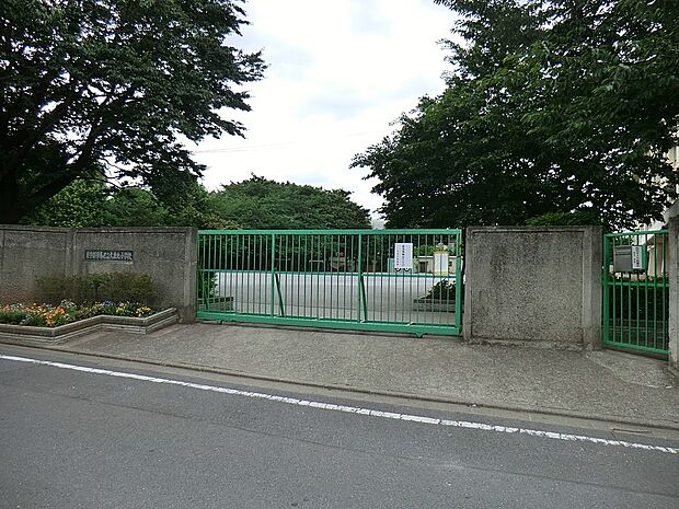 練馬区立大泉北小学校（約1,083m）