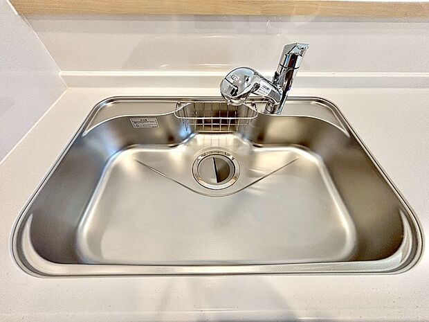 【シンク】広々としたシンクでお料理やお皿洗いもラクラク快適に!