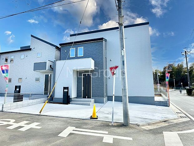 【現地外観写真】洗練された外観、上質な住空間が広がる室内は永く安心して過ごせる住居です。