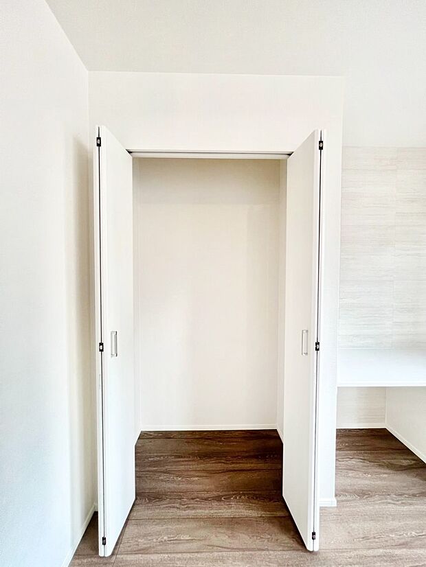 【リビング収納】リビング収納。ここに収納があると物が集まるLDKがスッキリ片付きそうですね。