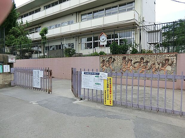 西東京市立谷戸第二小学校(約300m)