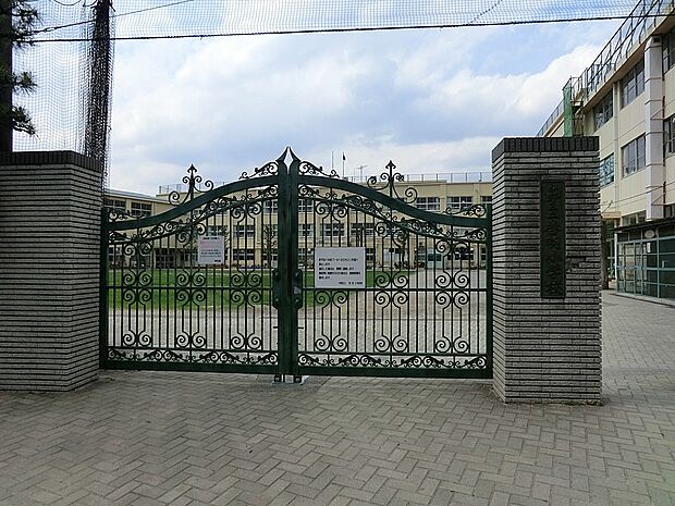 中野区立啓明小学校（約450m）