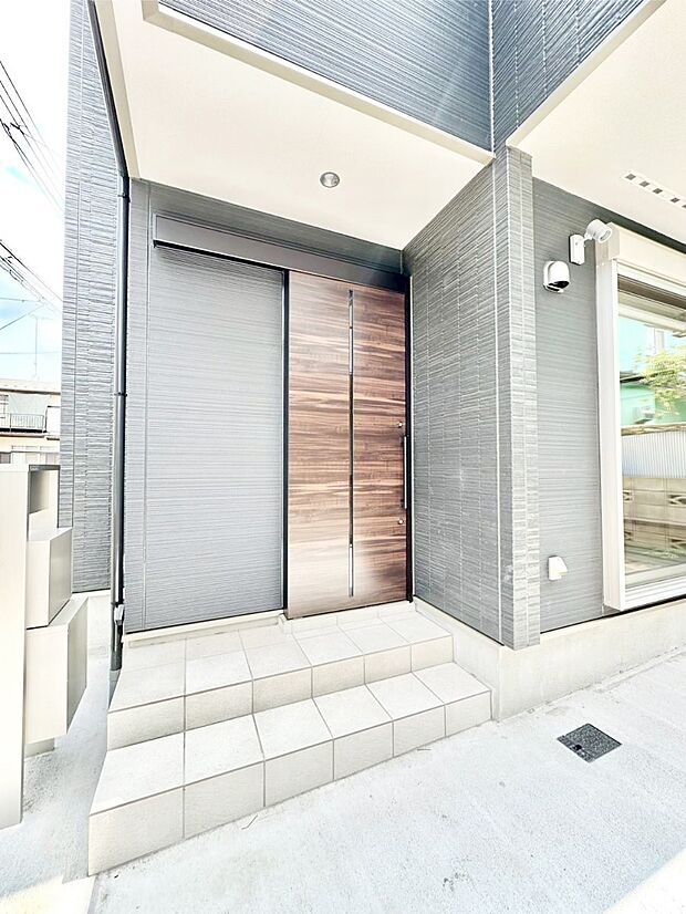 【玄関】シンプルで落ち着いた雰囲気の玄関周り