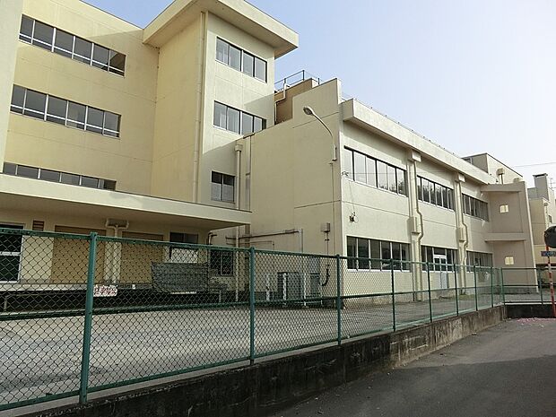 所沢市立三ケ島中(約1,700m)