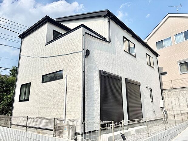 【現地外観写真】たっぷりの陽光と心地よい風が舞い込む住まい