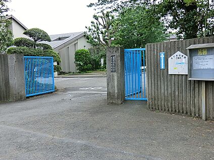 まりあ幼稚園 882m