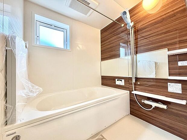 【浴室】落ち着いた雰囲気でゆっくりお寛ぎいただけるバスルーム