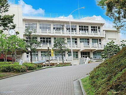 所沢市立上山口中学校 850m