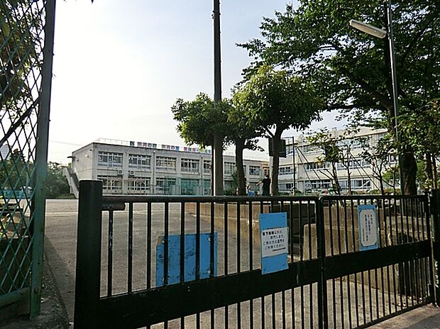 川崎市立木月小学校(約180m)