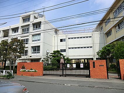 川崎市立向丘中学校 1300ｍ