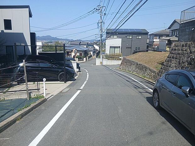 【前面道路含む現地写真】
現地（2026年3月）撮影