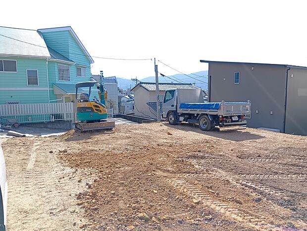 【現地土地写真】
敷地面積37坪超。ゆとりある敷地で、広々LDKや豊富な収納等、多彩なプランをご検討可能です。/現地(2026年02月)撮影