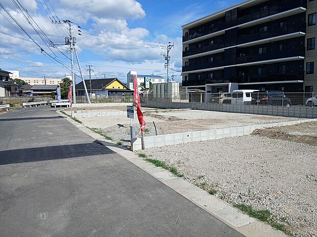 【現地土地写真】
手前から１号地、２号地、３号地