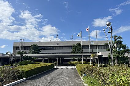 粕屋町役場 759ｍ(徒歩10分)