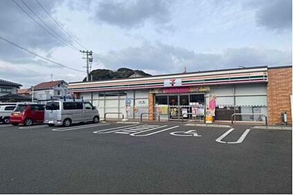 セブンイレブン福岡友丘3丁目店 約476ｍ(徒歩6分)