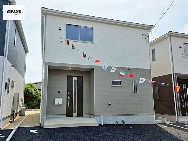 【現地外観写真】現地完成済みですので即日見学可能です♪周辺物件とともにご紹介させていただきますのでお気軽にお問い合わせください！ 